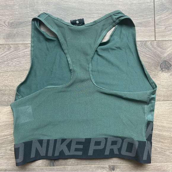 Nike pro dri fit cropped tank women’s size medium - Picture 2 of 3